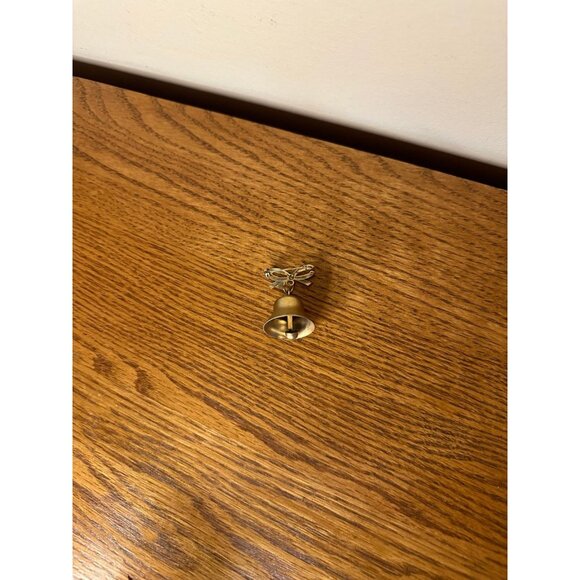 Vintage 1990's Goldtone Metal Christmas Bell 2" Brooch Pin Christmas - Picture 2 of 2